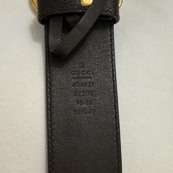 Gucci Black Leather Belt with Gold GG Buckle - Picture 4 of 5